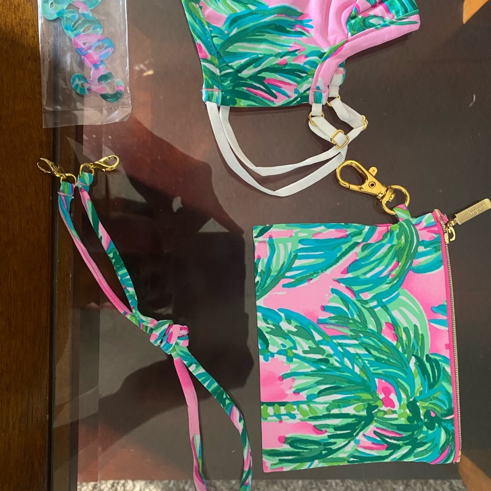 Lilly Pulitzer Mask Set - Picture 13 of 13